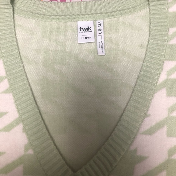 Twik Mint Green & White Design Knit V-Neck Vest - Picture 5 of 6
